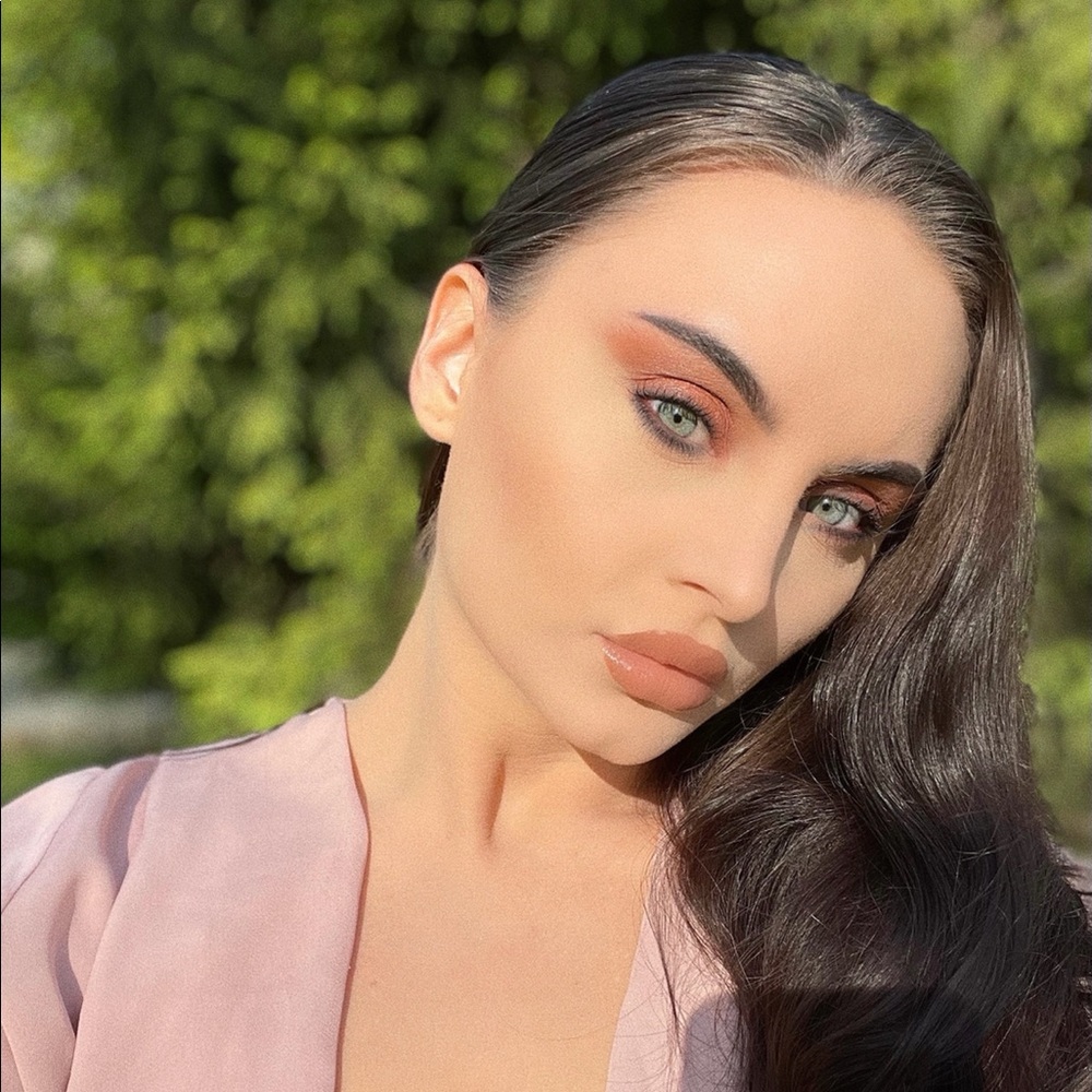 Meet your Posher, Angelica